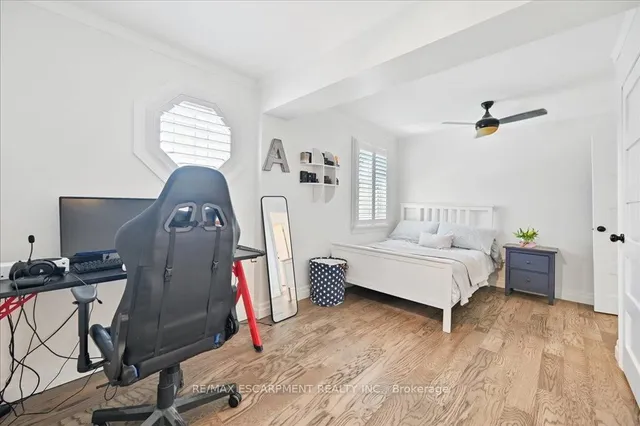 Additional image 22 of 693 King Rd