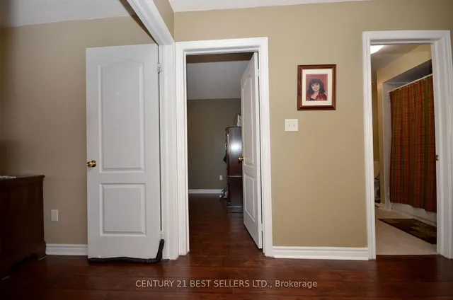 Additional image 26 of 9 Coin St