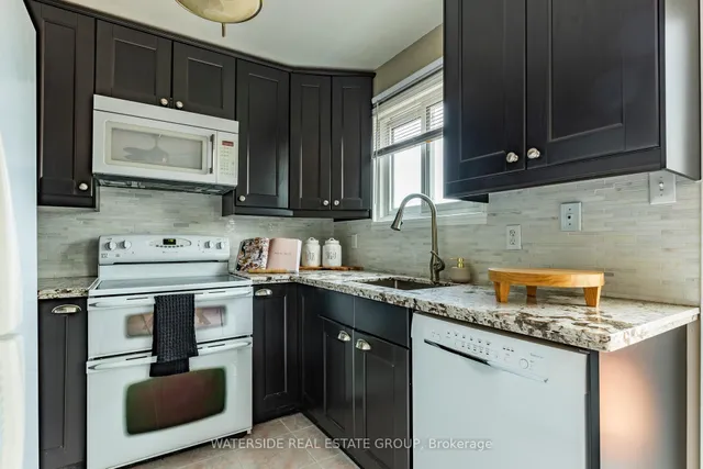 Additional image 20 of 3261 Woodcroft Cres