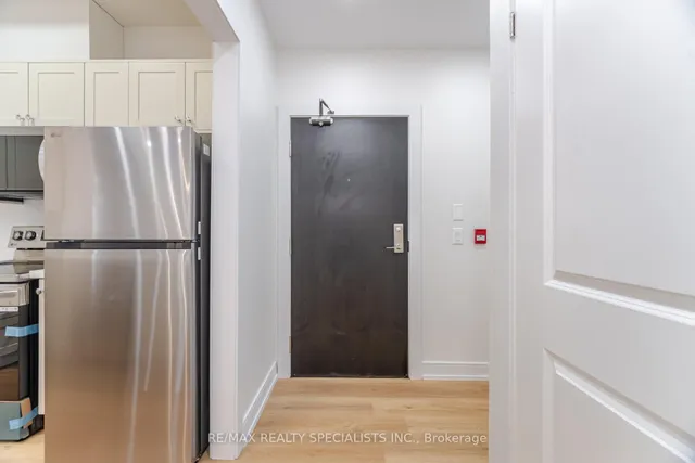 Additional image 7 of 2326 TAUNTON Rd Unit 103