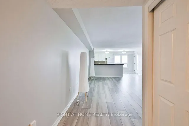 Additional image 12 of 4450 Fairview St Unit 402