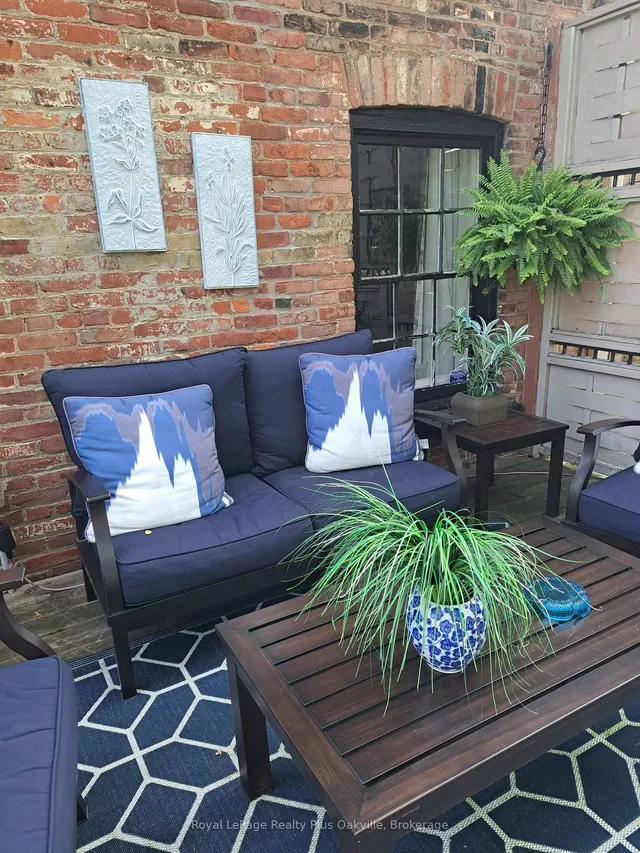 Additional image 50 of 14 Hatt St