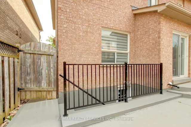 Additional image 43 of 44 Lormel Gate