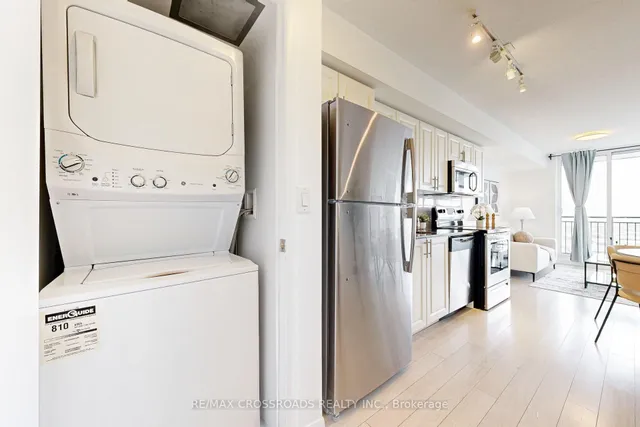 Additional image 6 of 3091 Dufferin St Unit 1402