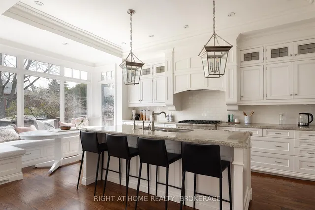 Additional image 6 of 179 Yonge Blvd