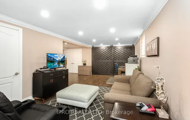 Additional image 35 of 77 Milford Cres