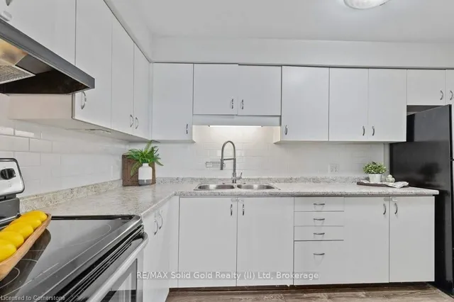 Additional image 5 of 30 Hugo Cres Unit 201