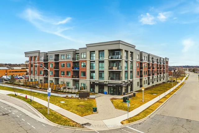 1 Redfern Ave Unit 215
