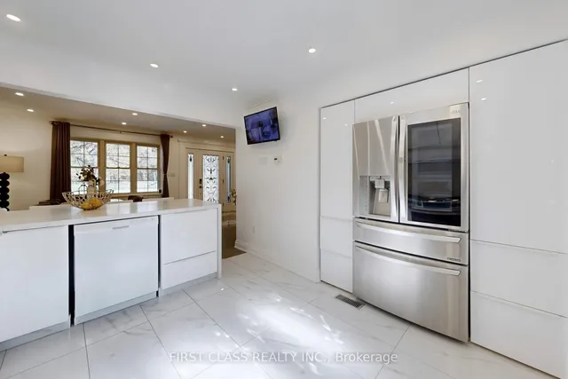 Additional image 17 of 2950 Bayview Ave