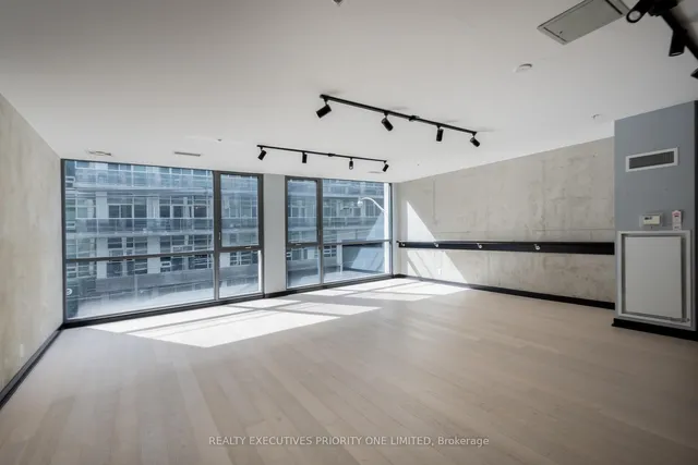 Additional image 26 of 39 Brant St Unit 309