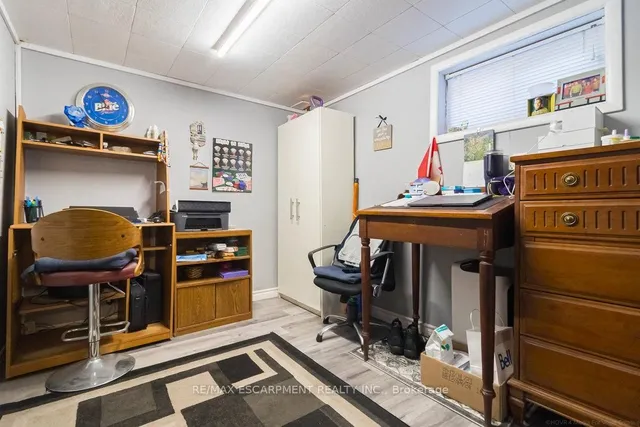 Additional image 33 of 773 Queensdale Ave