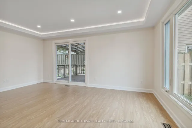 Additional image 13 of 16 Jasmine Sq