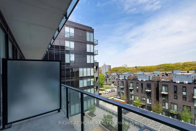 Additional image 15 of 4208 Dundas St Unit 523