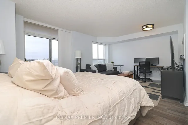 Additional image 10 of 650 Lawrence Ave Unit 721