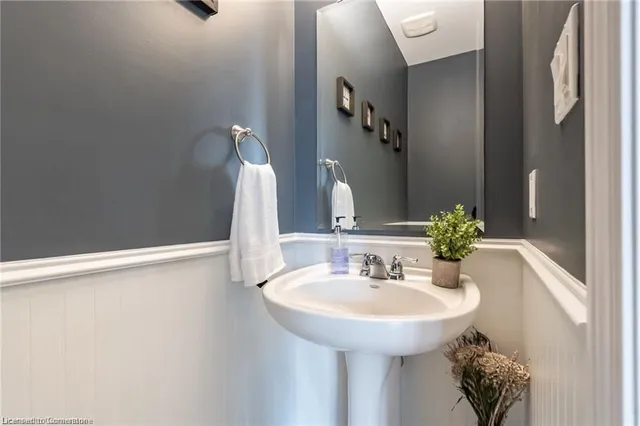 Additional image 40 of 19 Hazelton Ave