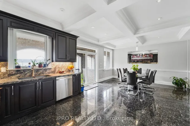 Additional image 15 of 55 Yorkdale Cres