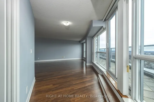 Additional image 11 of 125 Village Green Sq Unit 3703