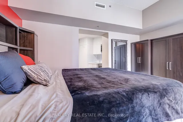 Additional image 12 of 1 King St Unit 2002