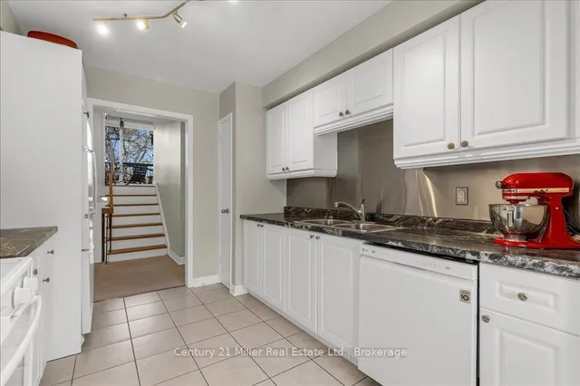 Additional image 6 of 1310 Hampton St Unit 19