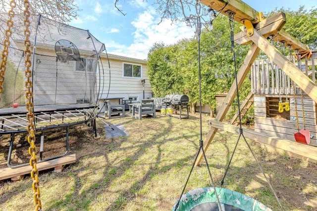 Additional image 45 of 1291 Consort Cres