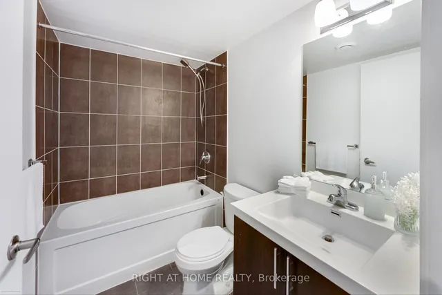 Additional image 19 of 1420 Dupont St Unit 708