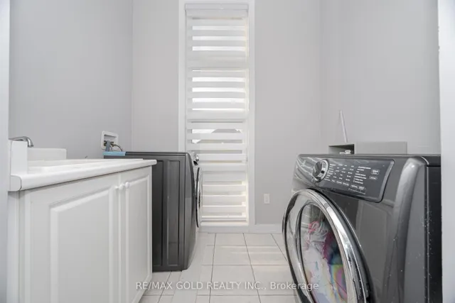 Additional image 38 of 49 Argelia Cres