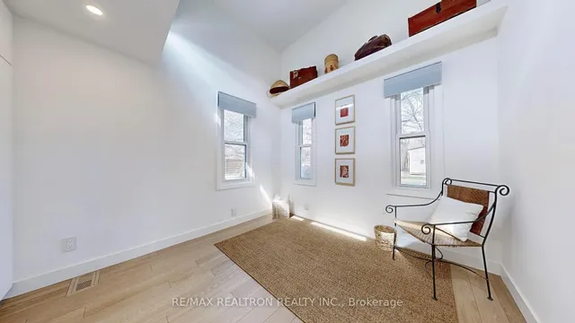 Additional image 22 of 92 Walpole Ave