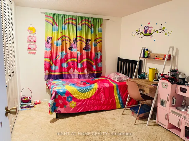 Additional image 24 of 72 Underhill Cres