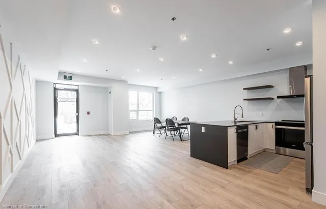 Additional image 6 of 120 Springvalley Cres Unit 404