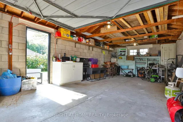 Additional image 3 of 20 Amesbury Dr