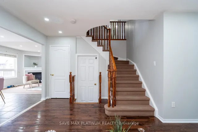 Additional image 18 of 98 Crown Victoria Dr