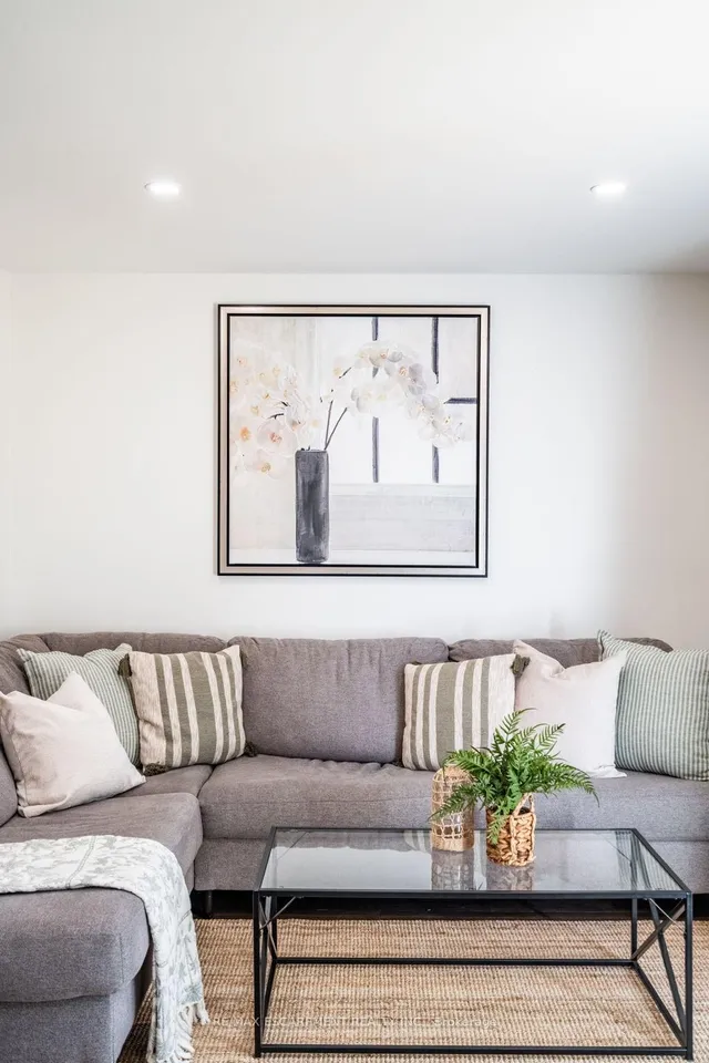 Additional image 19 of 2399 MALCOLM Cres