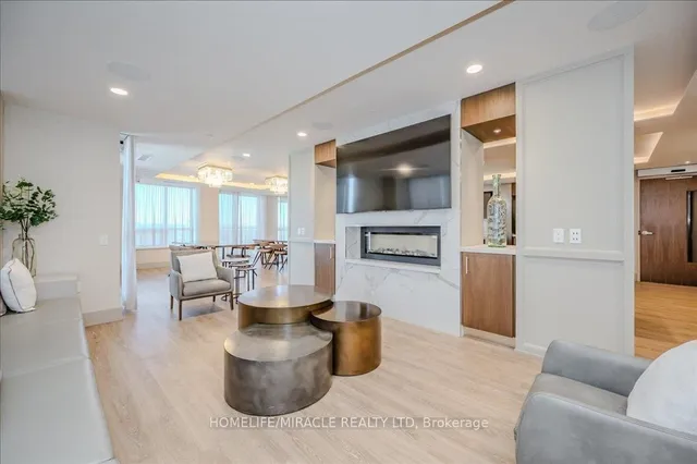 Additional image 27 of 1050 Main St Unit 819