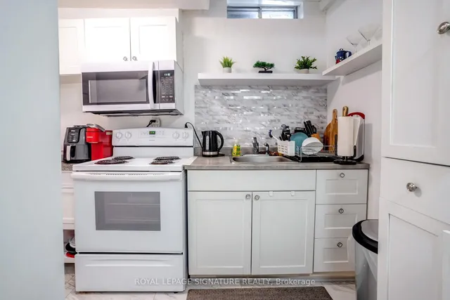 Additional image 23 of 48 Lawndale Cres