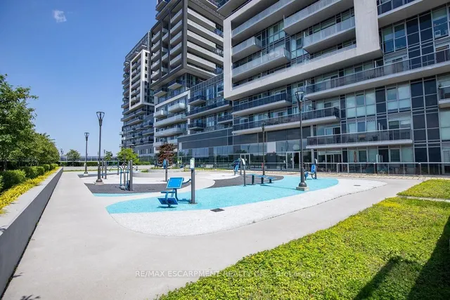 Additional image 37 of 2093 Fairview St Unit 1504