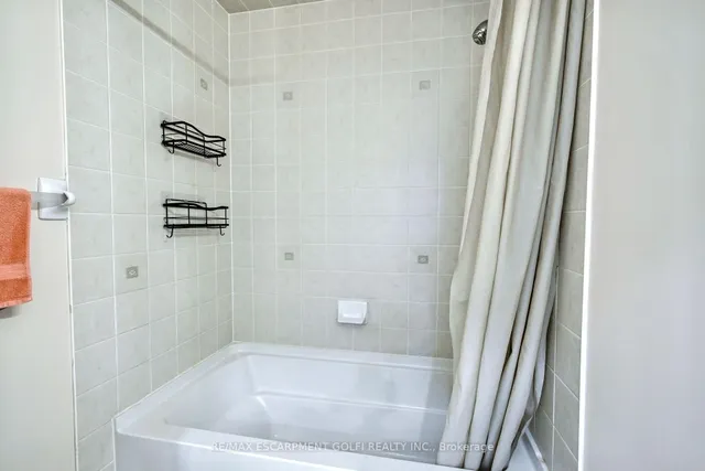 Additional image 17 of 4043 Gunby Cres