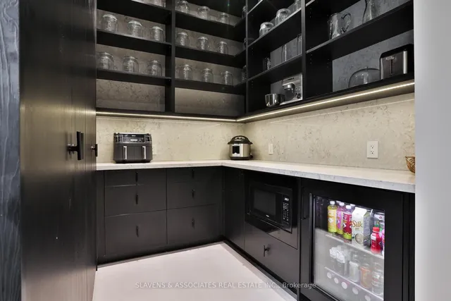 Additional image 16 of 216 Glenayr Rd