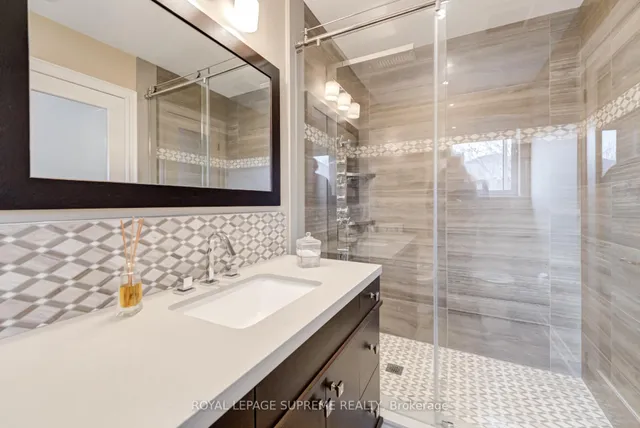 Additional image 25 of 34 Purdy Cres