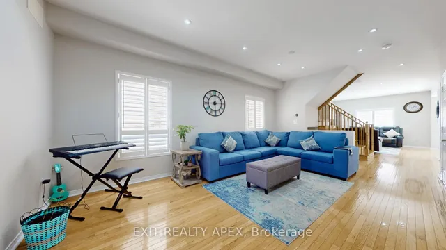 Additional image 5 of 77 Commodore Dr