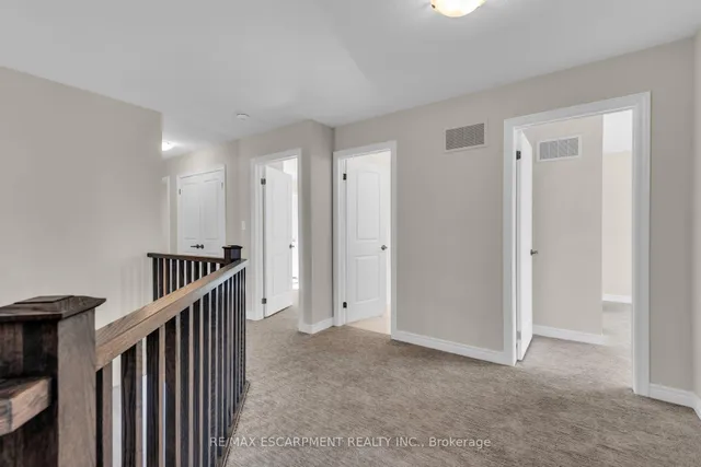 Additional image 33 of 67 Starfire Cres