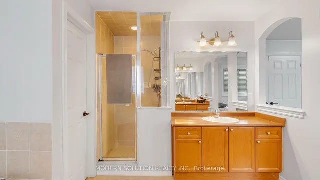 Additional image 31 of 31 Silver Willow Tr