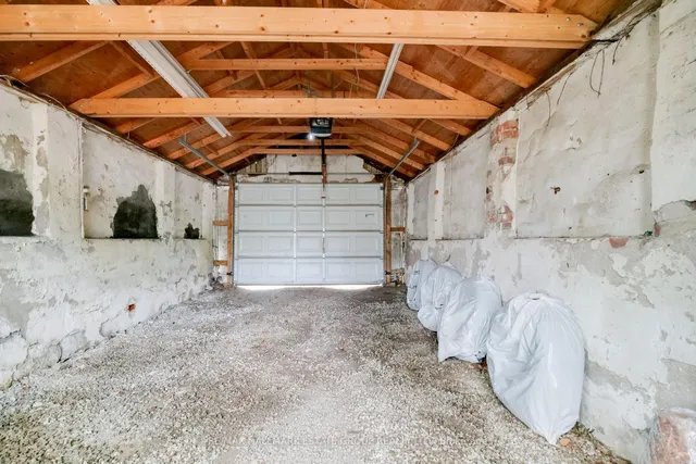 Additional image 42 of 44 Burgess Ave