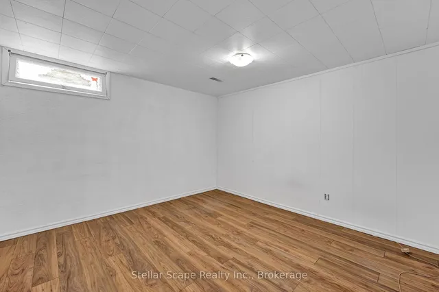 Additional image 28 of 42 Tupper Cres