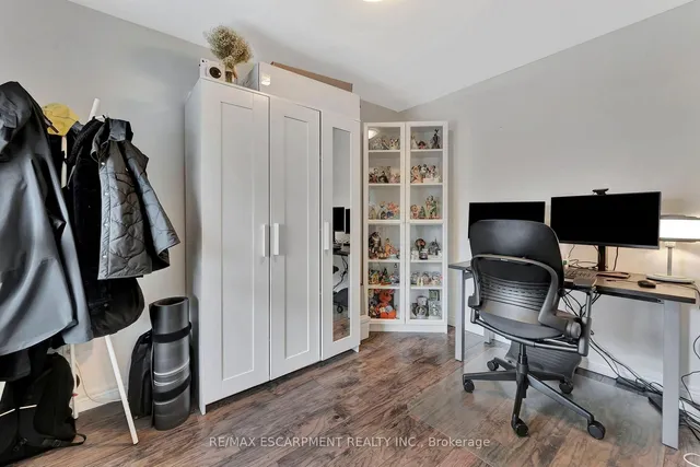 Additional image 9 of 65 Connaught Ave