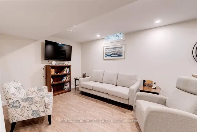 Additional image 30 of 2143 Clipper Cres