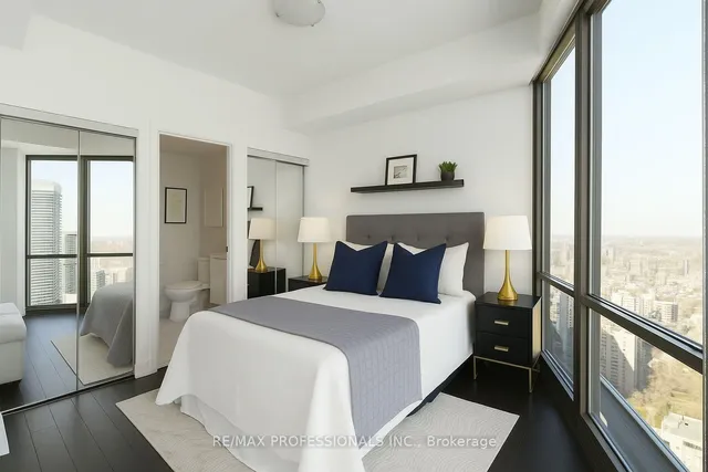 Additional image 10 of 832 Bay St Unit 4405