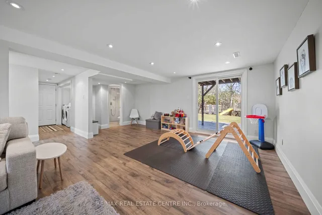 Additional image 36 of 454 Sparling Cres