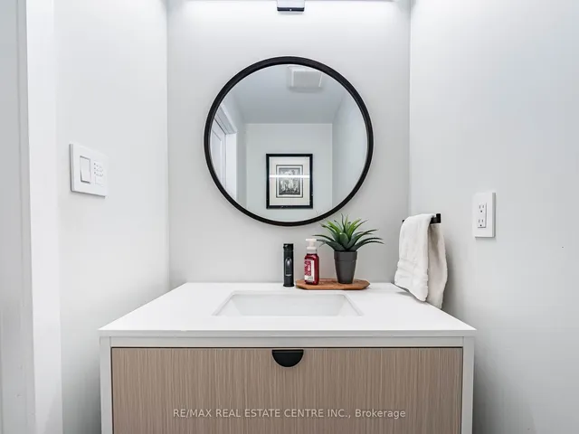 Additional image 26 of 302 Leacock Ave