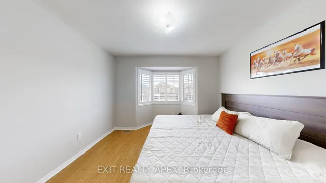 Additional image 30 of 77 Commodore Dr