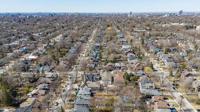 Additional image 12 of 809-811 Duplex Ave